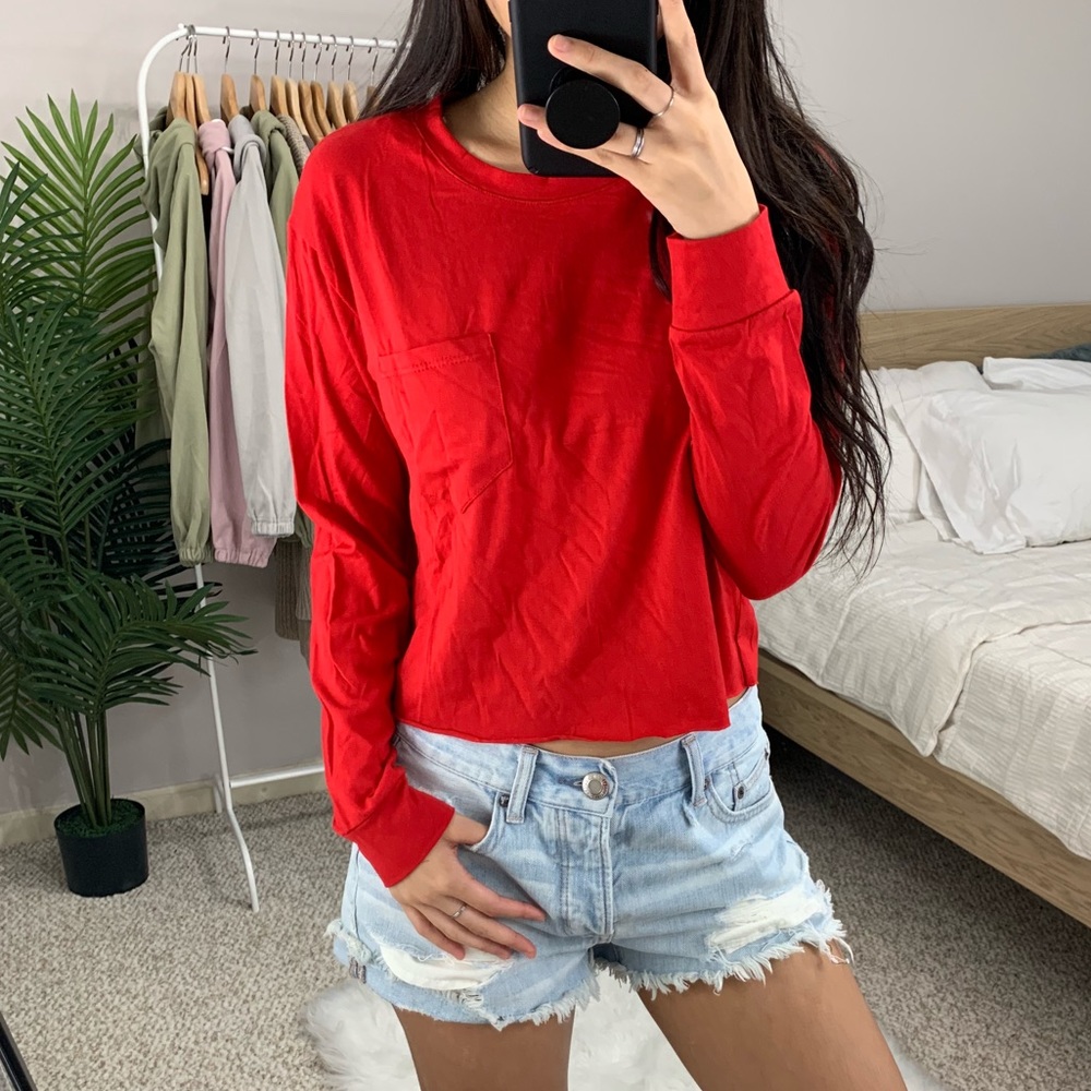 🆕Gretchen - Red Cropped Long Sleeve - Picture 2 of 3
